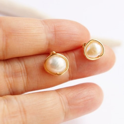 White　Pearl　Wire　ピアス／イヤリング 2枚目の画像