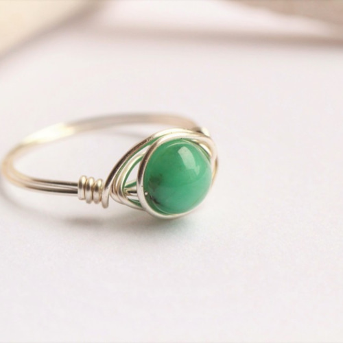 丸いエメラルドの指輪 ブラジル産 エメラルド AAA- Wire Ring 指輪・リング Rainbow Stone