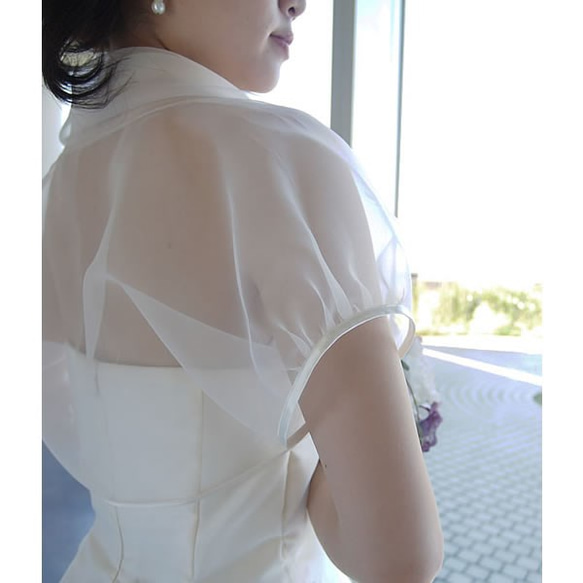 ふんわり衿のオーガンジーボレロ 結婚式 披露宴 ウェディングドレス 半袖ボレロ 2枚目の画像
