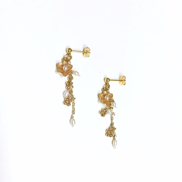 サンウ[もし] |プライベートメッセージ|リトルキムを。ガラス張りのエナメルの花/天然真珠のペンダントイヤリング。 18Kゴール 3枚目の画像