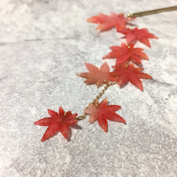 [ルオサン]「メープル。カエデの葉が赤くなってきたとき。手作りの樹脂製フラワーヘアピン。優しいヘアピン/ヘアピン。カエデの葉。ヘ 1枚目の画像