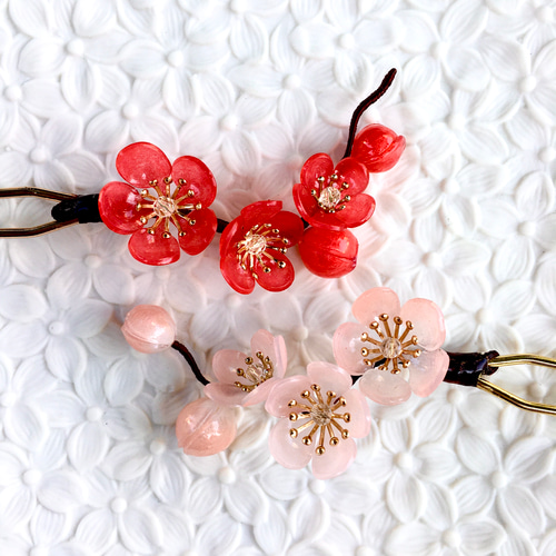 ルオサン】ハンメイ。梅の花のヘアピン。手作りの日本の樹脂の花飾り 