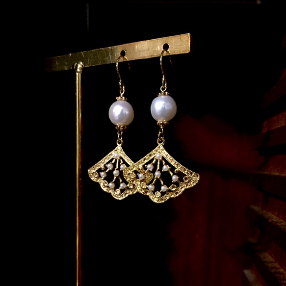 【若桑】【艾麗榭宮】鏤空羽扇。天然巴洛克珍珠。手作復古耳環 第5張的照片
