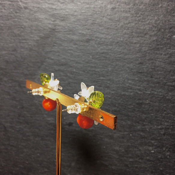 【若桑】《橙花。果實》Neroli。手造樹脂。古董水晶。手工橙花純銀耳環。 第8張的照片