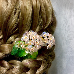 【ルオサン】「春。さくら」あじさい。あじさい。レジン＆チェコクリスタル。頑丈な編みこみの花のヘアピン。アンティークのガラスの花び 2枚目の画像