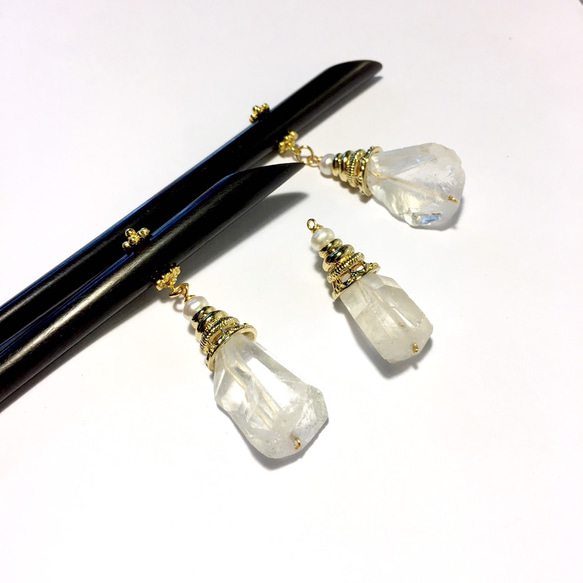 [Ruo Sang] [Crystal Mine] Rock Candy。白い結晶。天然真珠と半貴石のヘアピン。黒檀のヘアピン。 5枚目の画像