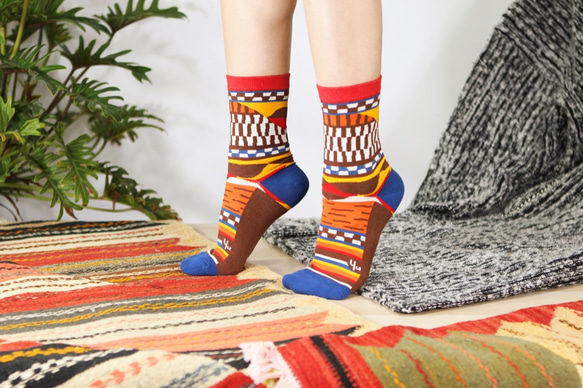 モロッコ ラグ クルー丈靴下 - あか 3枚目の画像