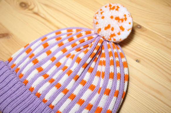Lavender Stripes Detachable PomPom Beanie Hat 2枚目の画像