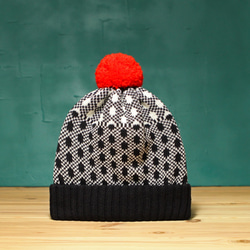 Black Noise Detachable PomPom Beanie Hat 1枚目の画像