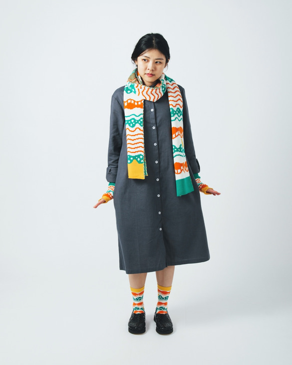 Wave White Jacquard Knitted Scarf | Yu Square x inBlooom 5枚目の画像