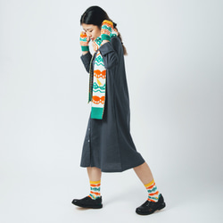 Wave White Jacquard Knitted Scarf | Yu Square x inBlooom 6枚目の画像