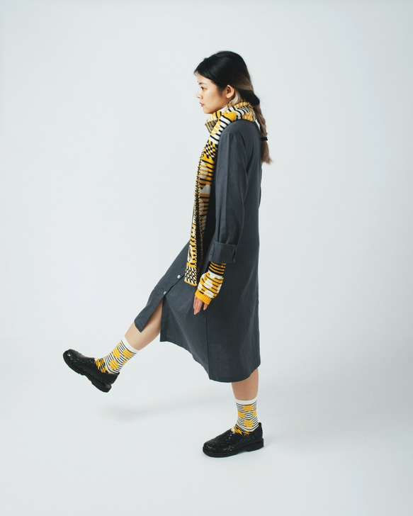 Striped Dots Black/Yellow Knitted Scarf 9枚目の画像