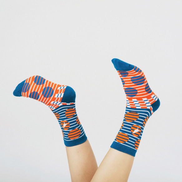圓點 棉質中筒襪 - 襪子 - 橘藍 / 印花樂 x Yu Square 聯名 第2張的照片