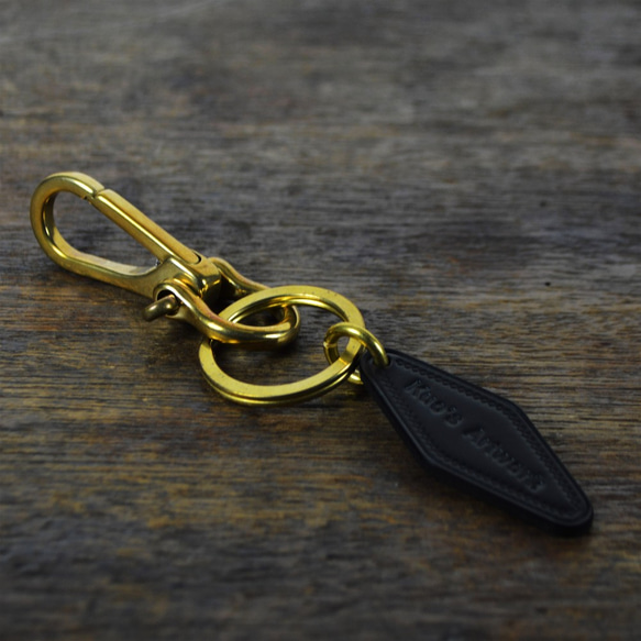 【鞹】手制 義大利協會認証植鞣革黑色菱形客製刻字皮標黃銅鑰匙圈含禮物盒 第2張的照片
