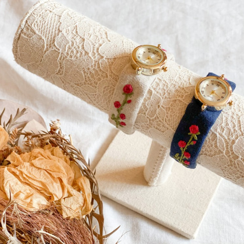 はなとけい《バラ》 ～手刺繍ベルトの腕時計～ 腕時計 irodori -forest 