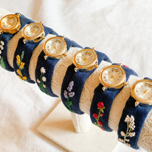 はなとけい《バラ》 ~手刺繍ベルトの腕時計~ 腕時計 irodori はなとけい《バラ》 ~手刺繍ベルトの腕時計~ 腕時計 irodori