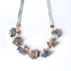 本物の花のコットンリボンネックレスビーズのネックレスのネックレスを作る（受注）フルキューブ 3枚目の画像