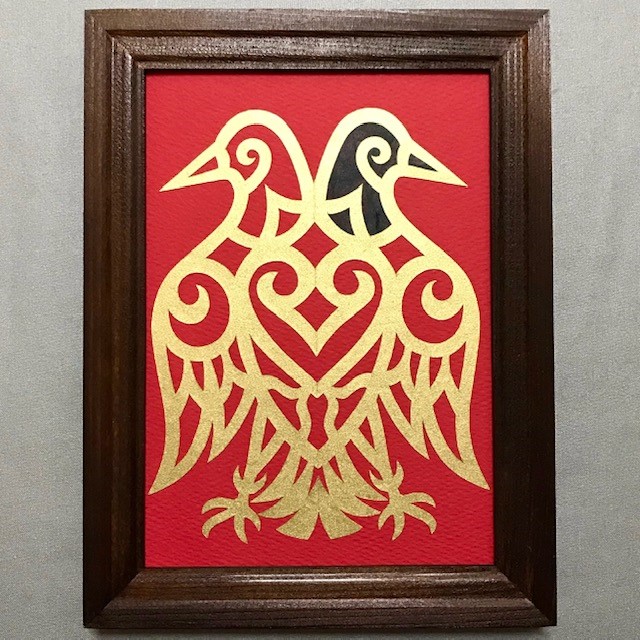 受注制作 予言の鳥・ヨゲンノトリ 切り絵（アイヌ紋様）赤に金