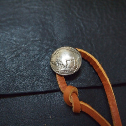 コンチョ付きソフトヌメ革のクラッチバッグ 6枚目の画像