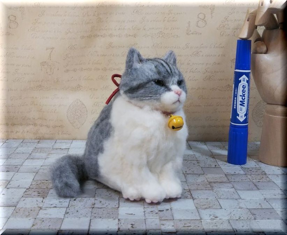 羊毛フェルト　猫　小太りなブサ猫さん　ねこ　ネコ　猫フィギュア 2枚目の画像