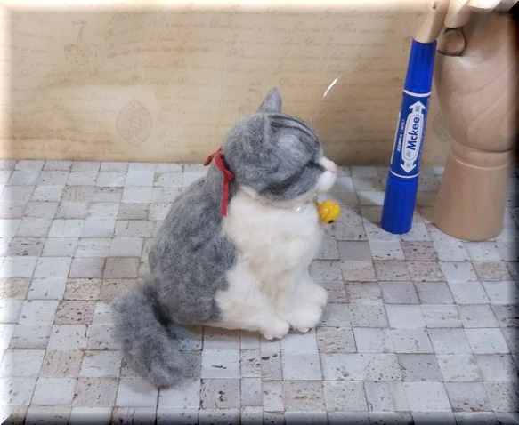 羊毛フェルト　猫　小太りなブサ猫さん　ねこ　ネコ　猫フィギュア 3枚目の画像