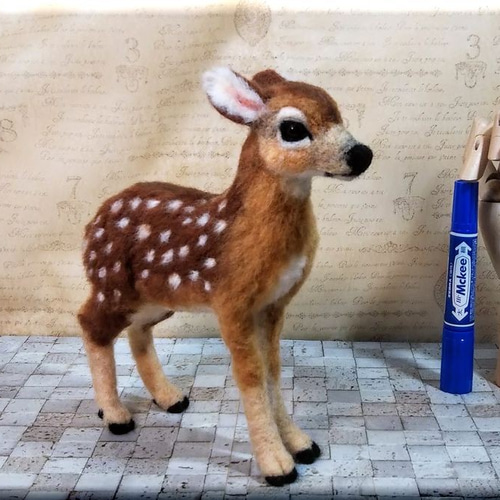 羊毛フェルト 鹿 子鹿ちゃん シカ バンビ 動物フィギュア 羊毛
