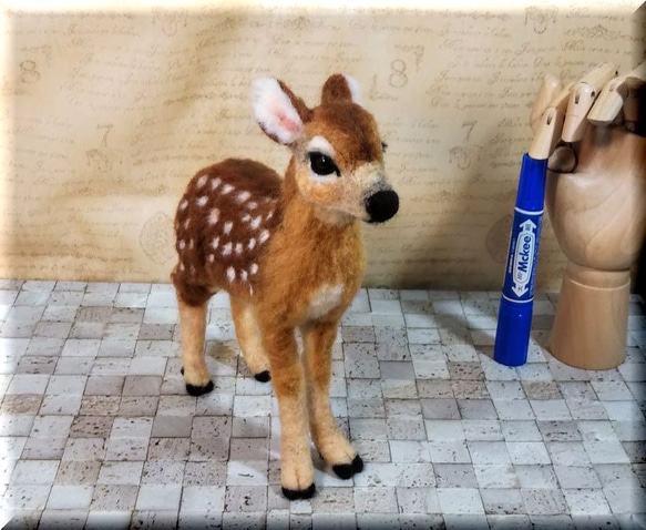 羊毛フェルト　鹿　子鹿ちゃん　シカ　バンビ　動物フィギュア 2枚目の画像