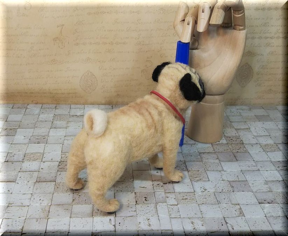 羊毛フェルト　犬　パグ　犬フィギュア 10枚目の画像