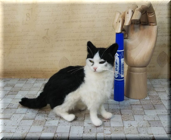 羊毛フェルト 猫 強面なハチワレ猫さん ねこ ネコ 猫フィギュア 羊毛