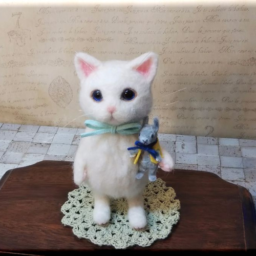 羊毛フェルト キジ白ねこ 羊毛フェルト 猫 キジシロ猫さんとセキセイインコさん キジ白
