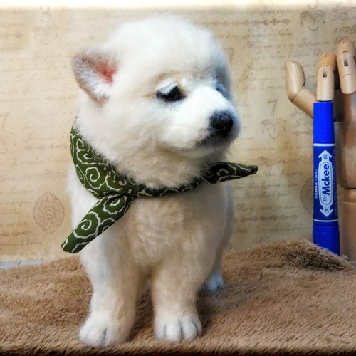 羊毛フェルト 犬 白柴犬の子犬 柴犬 しばいぬ 犬フィギュア 羊毛