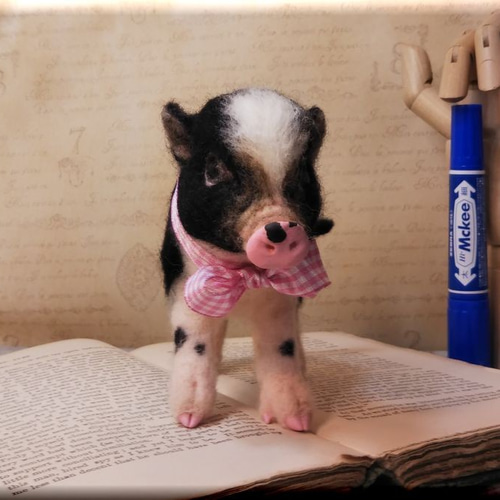 羊毛フェルト 豚 ミニブタちゃん ブタ ぶた 豚フィギュア 羊毛フェルト