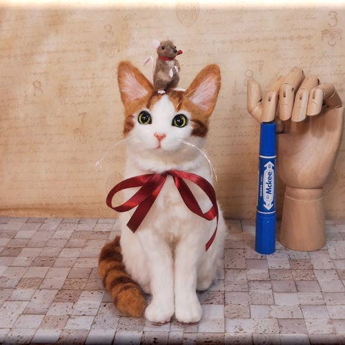 羊毛フェルト 猫 茶トラハチワレ猫と子ネズミ ねこ ネコ 猫フィギュア