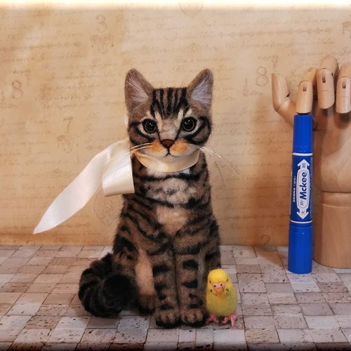羊毛フェルト 猫 羊毛フェルト 猫 キジトラちゃん と セキセイインコちゃん キジ