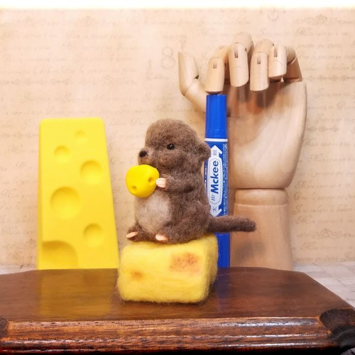 羊毛フェルト 子ネズミちゃん ねずみフィギュア 羊毛フェルト