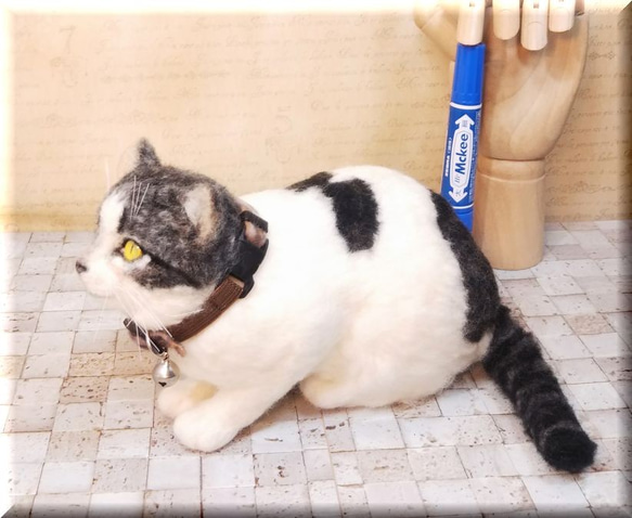 羊毛フェルト　猫　キジシロ猫さん　キジ白　ねこ　ネコ　猫フィギュア 6枚目の画像