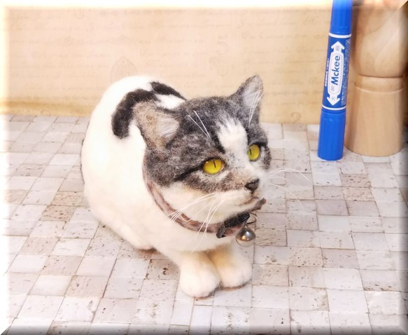 羊毛フェルト　猫　キジシロ猫さん　キジ白　ねこ　ネコ　猫フィギュア 8枚目の画像