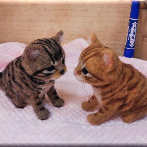 羊毛フエルト♡キジトラと茶トラブローチの二点です mqdefault.jpg
