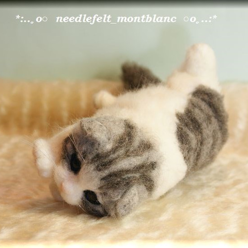 羊毛フェルト 猫 マンチカンの子猫 ねこ ネコ 羊毛フェルト モンブラン