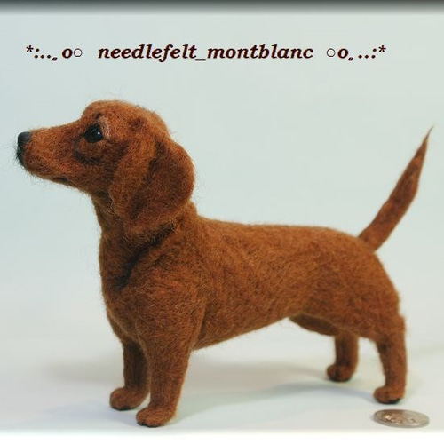 羊毛フェルト ＋毛糸　ミニチュアダックス　レッドハンドメイド　犬 羊毛フェルト ＋毛糸 ミニチュアダックス レッドハンドメイド 犬 羊毛