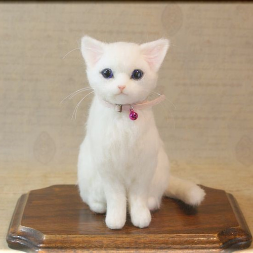 2024最新のスタイル 白猫ちゃん 猫 羊毛フェルト ねこ モンブラン 羊毛フェルト ネコ 羊毛フェルト