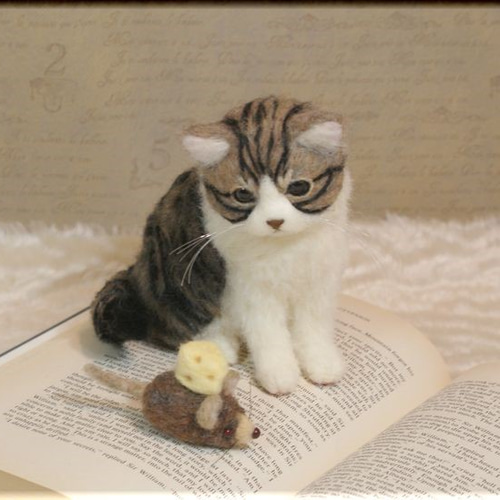 羊毛フェルト 猫 キジシロ猫ちゃん キジ白 ねこ ネコ 羊毛フェルト