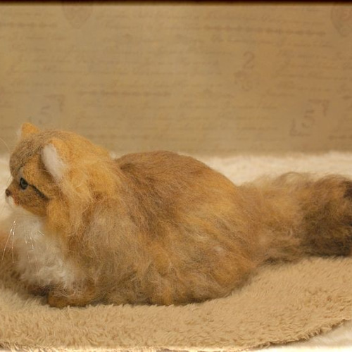 羊毛フェルト 猫 ペルシャ猫 チンチラゴールデン 猫フィギュア 羊毛