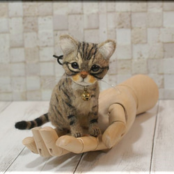 羊毛フェルト　猫　小さなキジ猫さん　キジトラ　ねこ　ネコ　手のひらサイズ