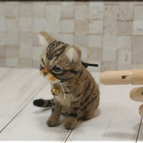羊毛フェルト 猫 小さなキジ猫さん キジトラ ねこ ネコ 手のひらサイズ