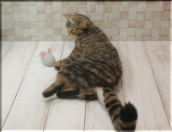 羊毛フェルト　猫　キジトラ猫さん　ねこ　ネコ　猫フィギュア 9枚目の画像