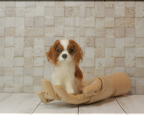 羊毛フェルト 犬 小さなキャバリアさん 手のひらサイズ 犬フィギュア