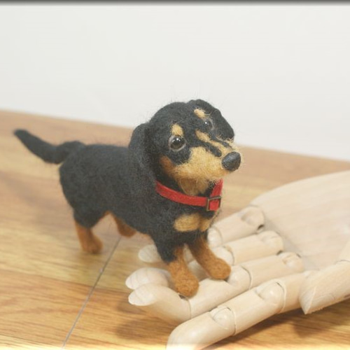 羊毛フェルト 犬 小さなダックスさん 手のひらサイズ ダックス