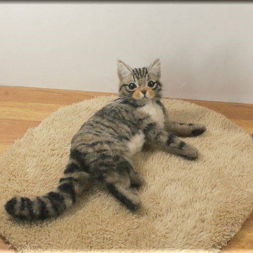 猫　優しいキジトラちゃん　額付　53cm×41cm 猫 優しいキジトラちゃん 額付 53cm×41cm 扱う