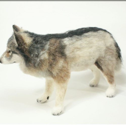 羊毛フェルト 狼 オオカミ 狼フィギュア wolf 羊毛フェルト モンブラン